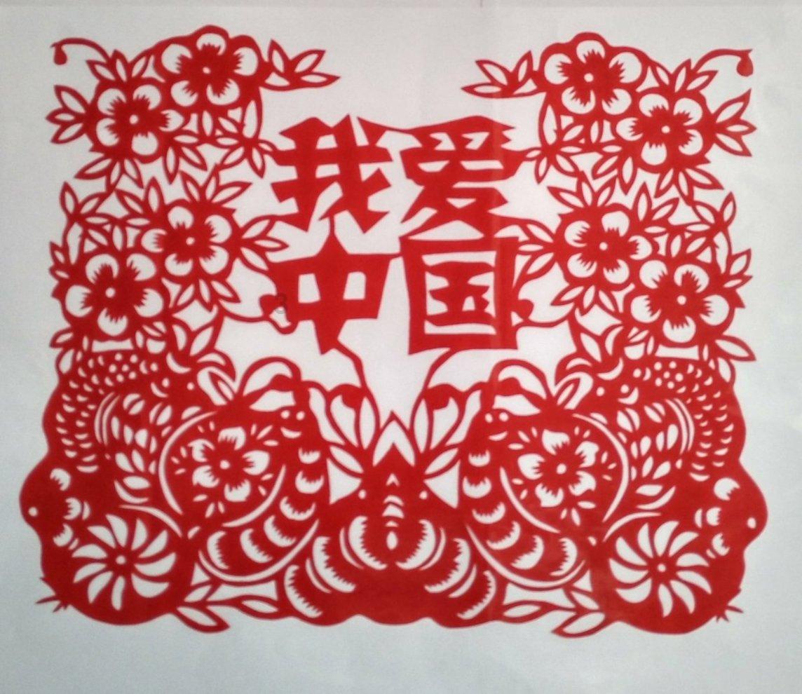 华为有玻璃后盖的手机吗？游戏画面